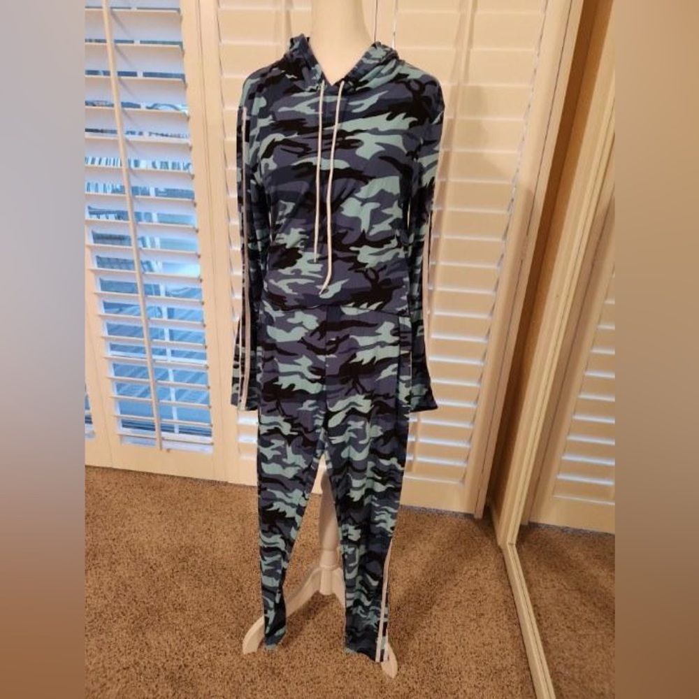 A.Q Sports Fashion Wear Sweatsuit.